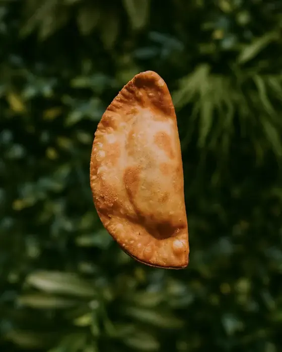 Empanada dorée, pâte maison, recette vénézuélienne